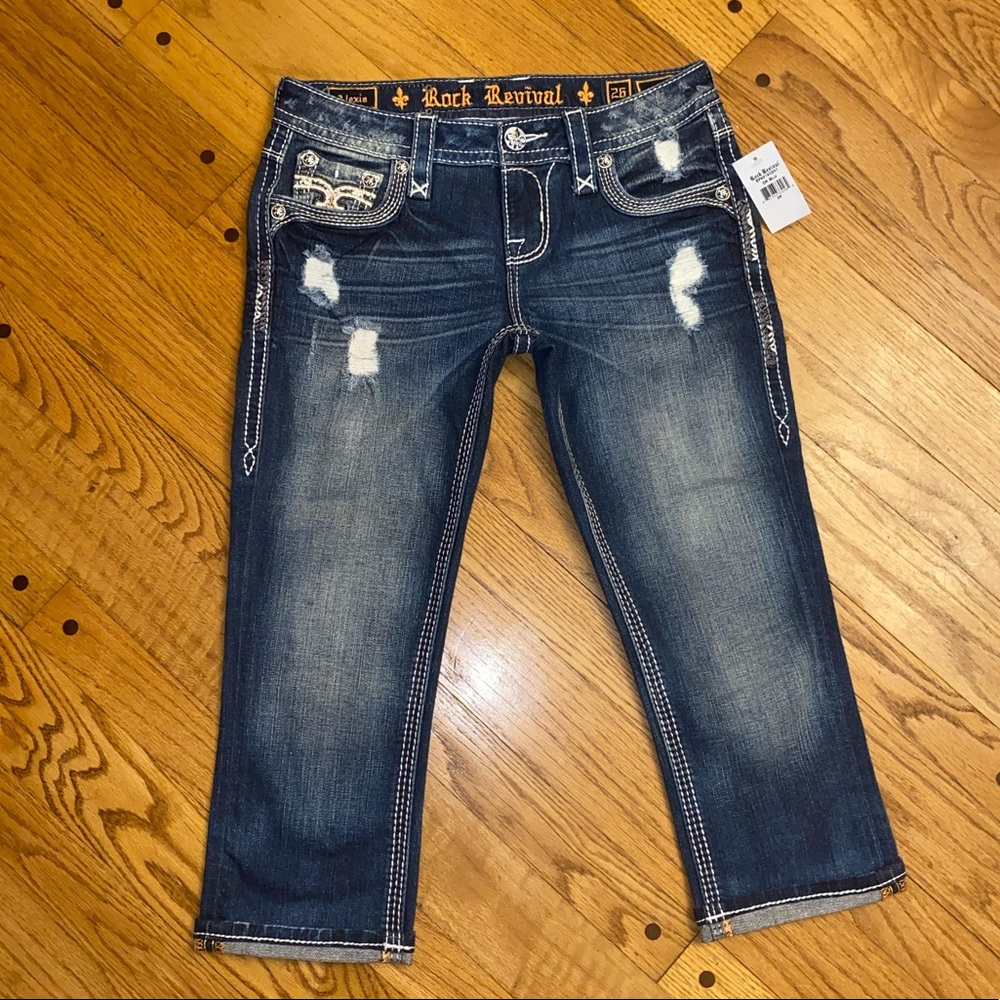 NWT ROCK REVIVAL ALEXIA CROP JEANS